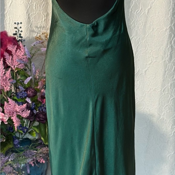Lulus Love in Your Life Emerald Green Satin
Halter Maxi Dress - Picture 8 of 12